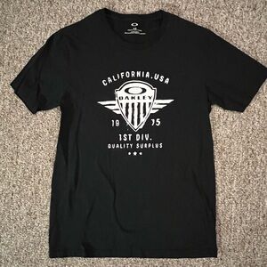 Oakley jet black graphic tshirt Medium​